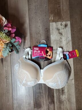 NWT Maidenform Push-Up Lace Bra in Nude and White Size 36D